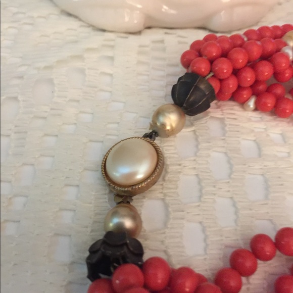 Salmon color beads with white seashell - Picture 3 of 3